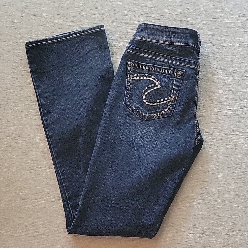 SILVER JEANS CO. Tuesday boot cut low rise blue jeans.  W27/L33.